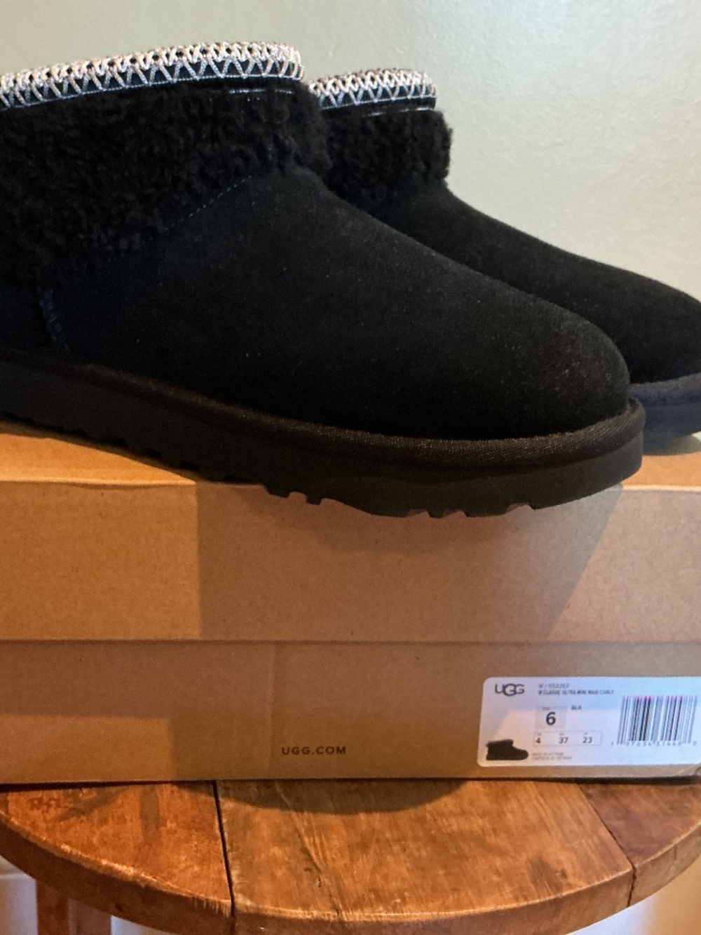 UGG Classic Ultra Mini Maxi Curly Bootie - Black